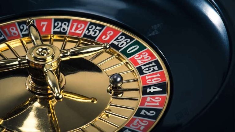 Antarmuka meja blackjack langsung di aplikasi mobile papi togel